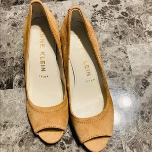Anne Klein Pumps.